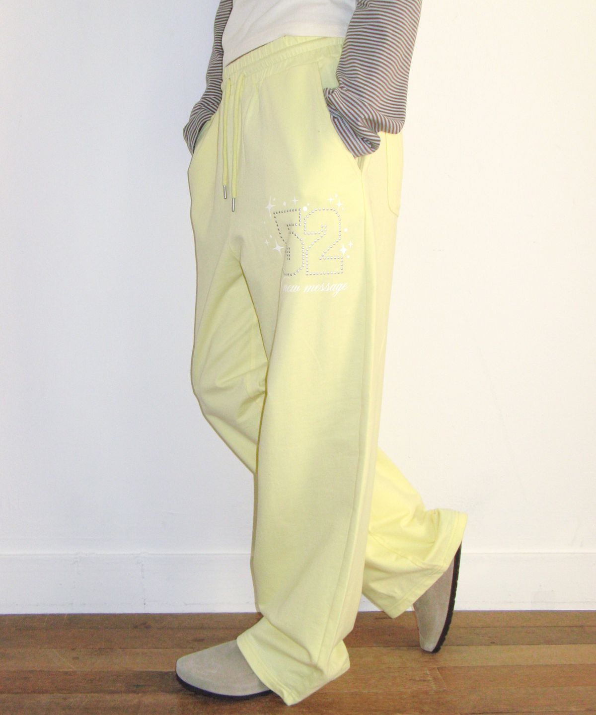 아메스 월드와이드(AMES-WORLDWIDE) 52 HOTFIX SWEAT PANTS YELLOW