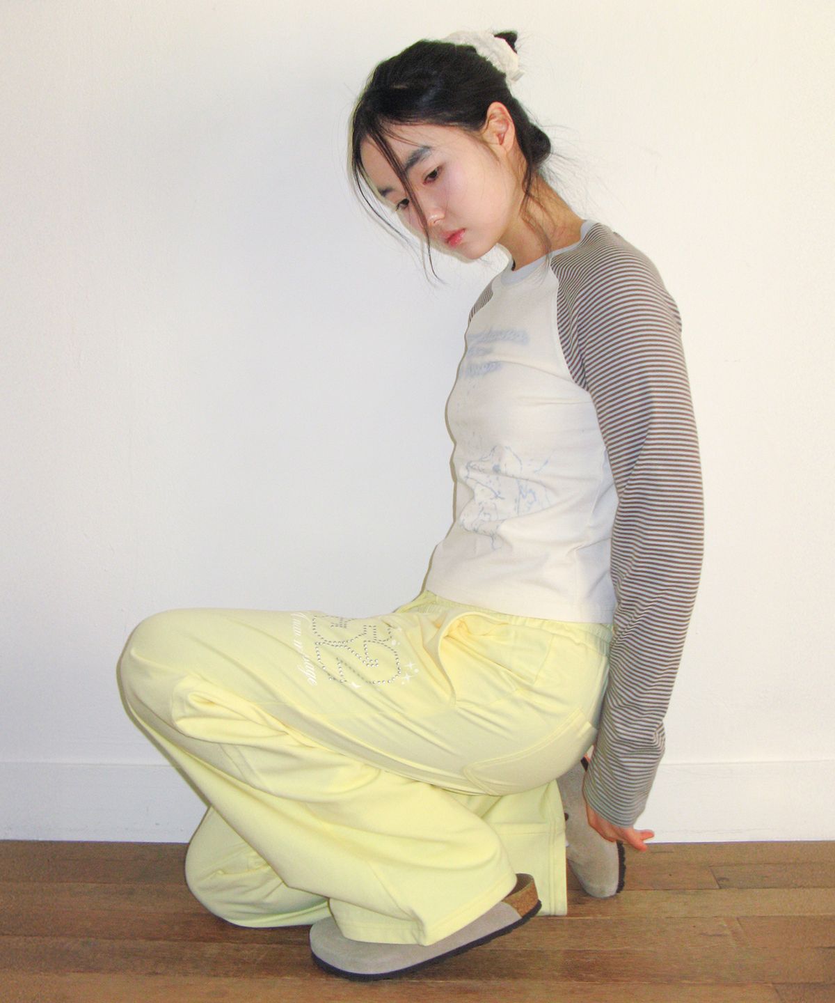 아메스 월드와이드(AMES-WORLDWIDE) 52 HOTFIX SWEAT PANTS YELLOW