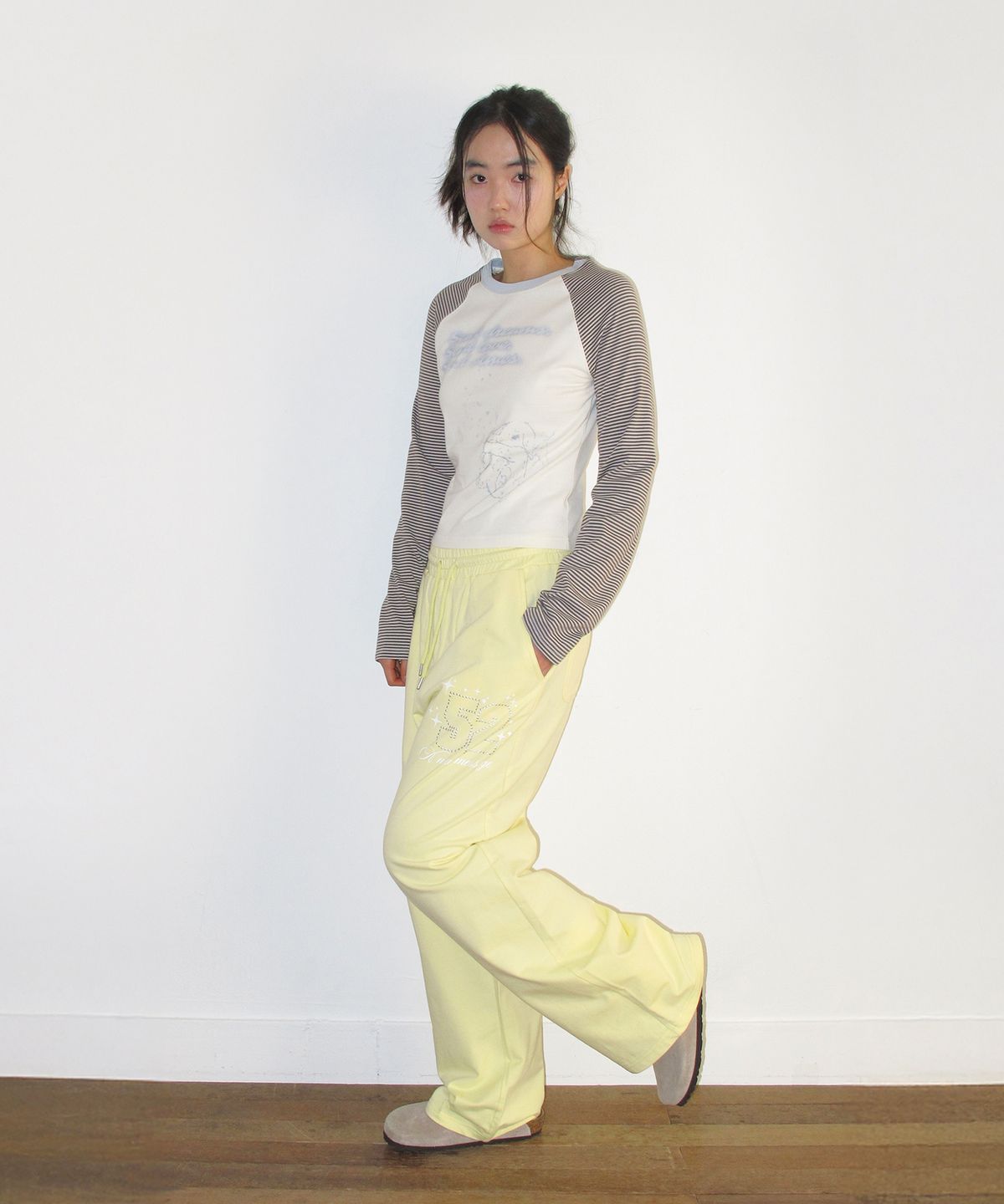 아메스 월드와이드(AMES-WORLDWIDE) 52 HOTFIX SWEAT PANTS YELLOW