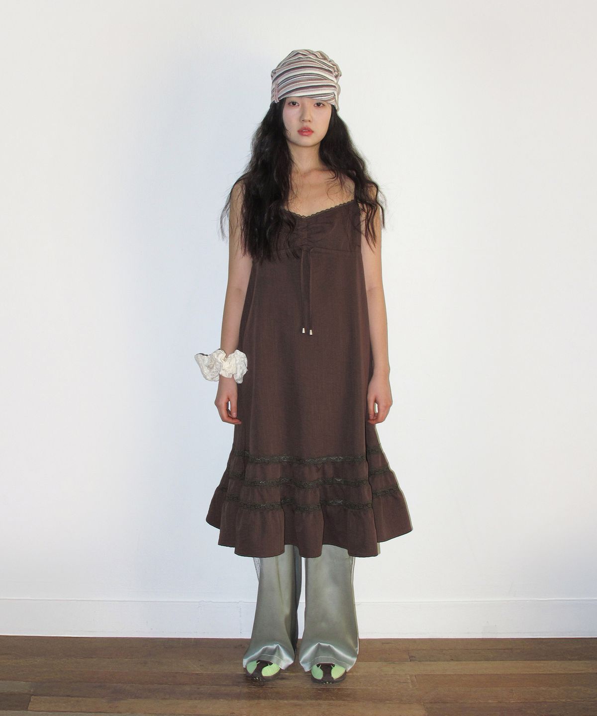 아메스 월드와이드(AMES-WORLDWIDE) LACE SHIRRING DRESS BROWN