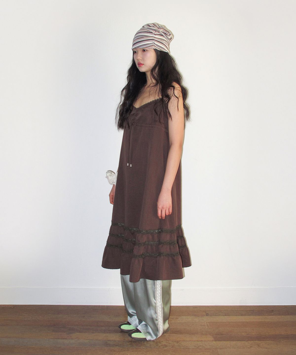 아메스 월드와이드(AMES-WORLDWIDE) LACE SHIRRING DRESS BROWN