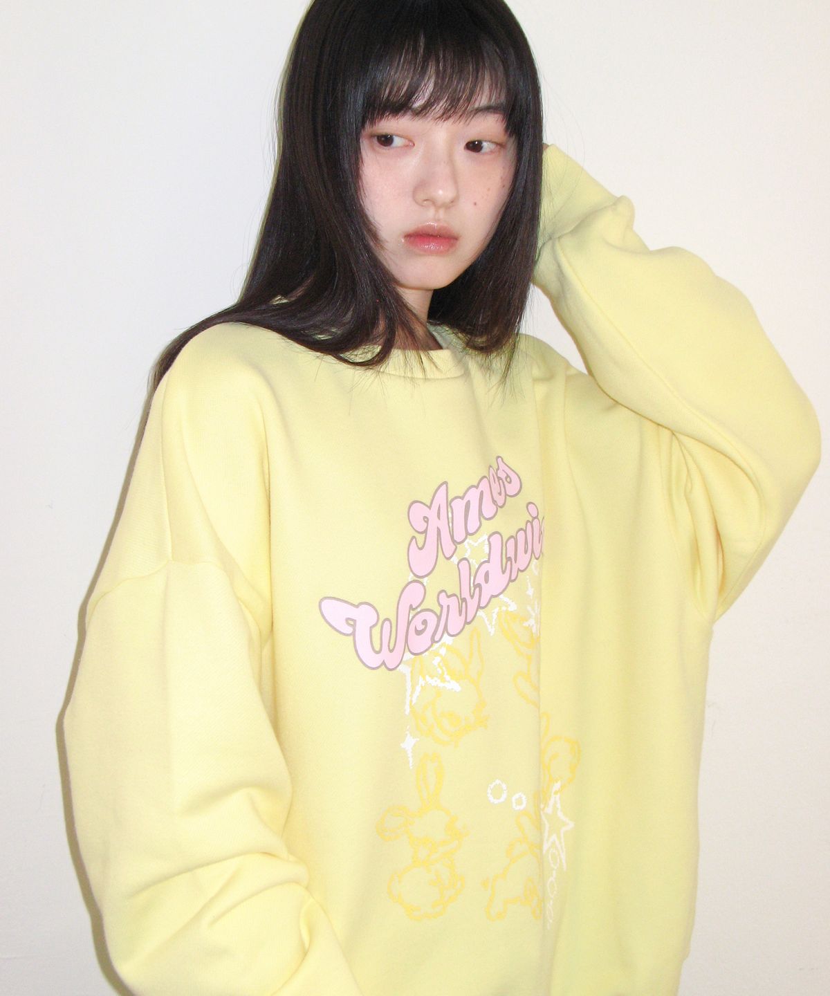 아메스 월드와이드(AMES-WORLDWIDE) STAR RABBIT DRAWING SWEATSHIRT YELLOW