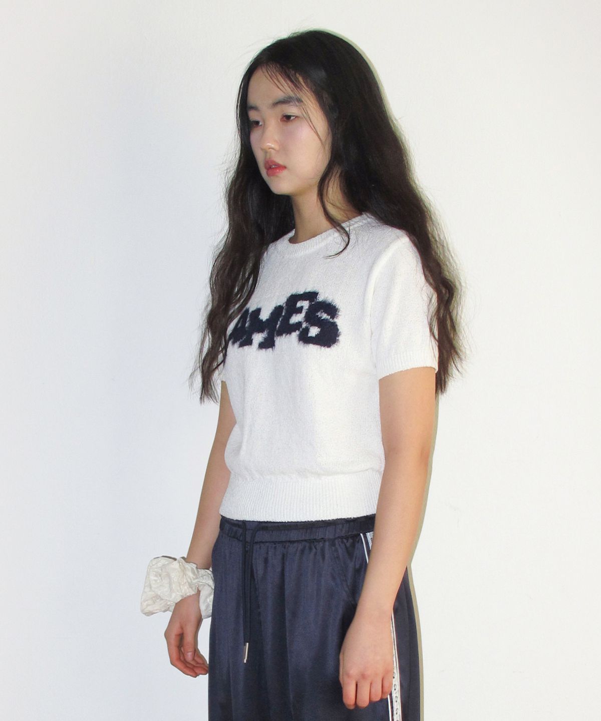 아메스 월드와이드(AMES-WORLDWIDE) HAIRY LOGO SHORT SLEEVE KNIT IVORY