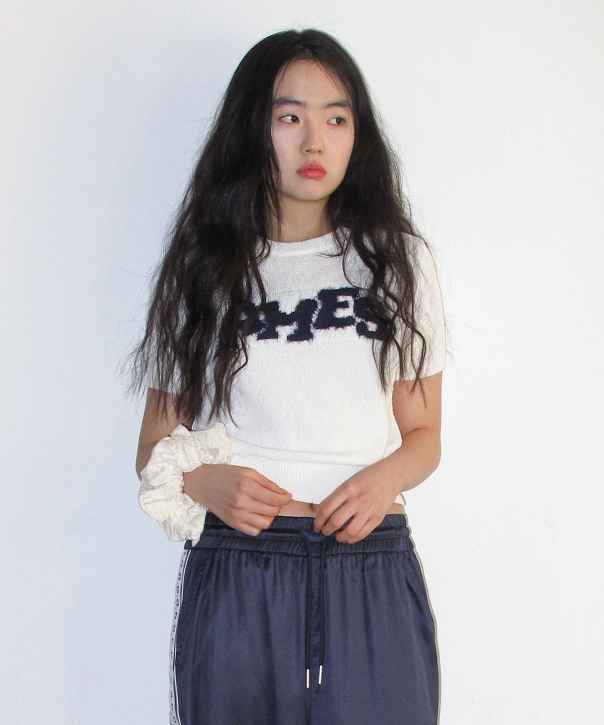아메스 월드와이드(AMES-WORLDWIDE) HAIRY LOGO SHORT SLEEVE KNIT IVORY