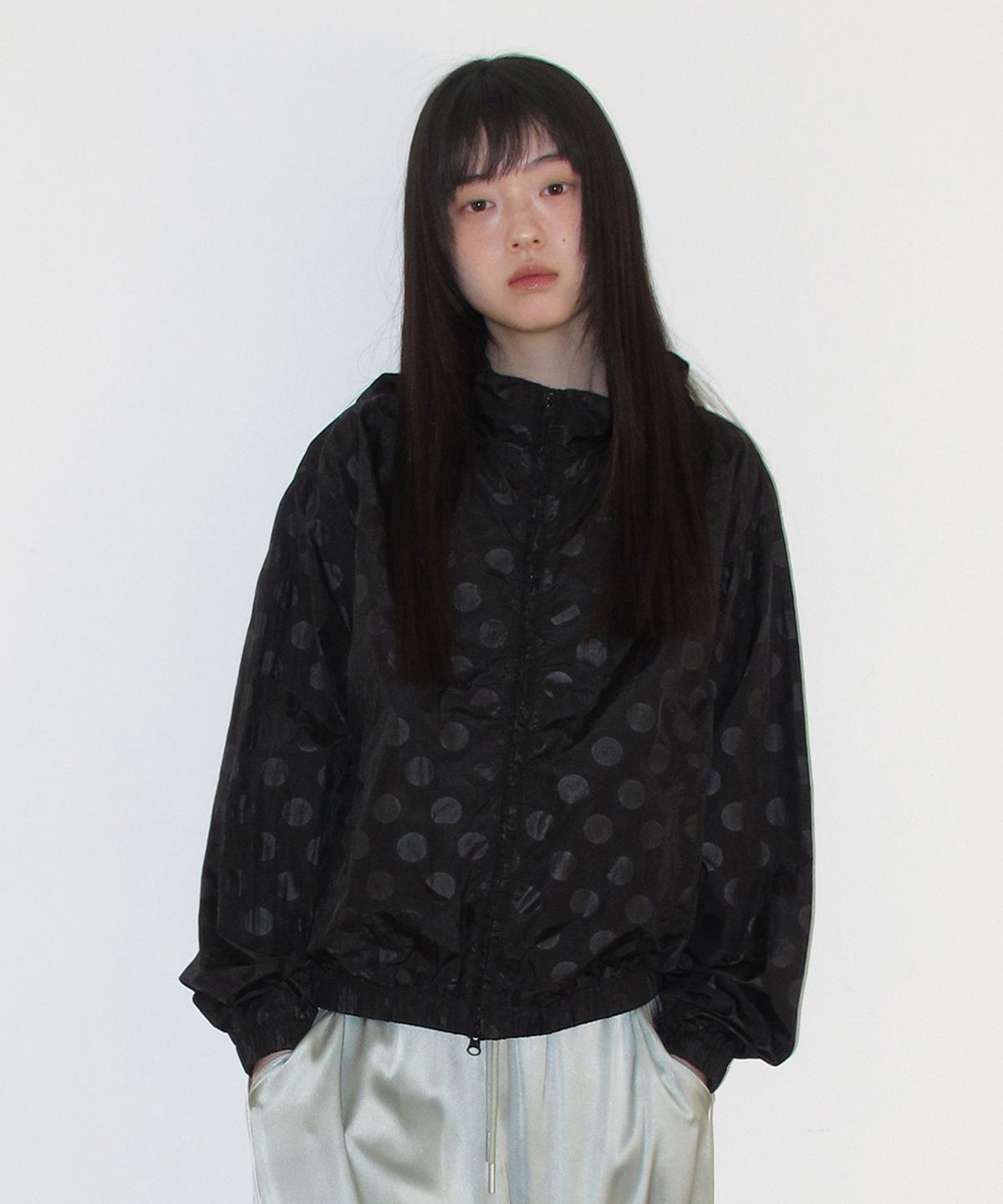 아메스 월드와이드(AMES-WORLDWIDE) GLOSSY DOT WINDBREAKER BLACK