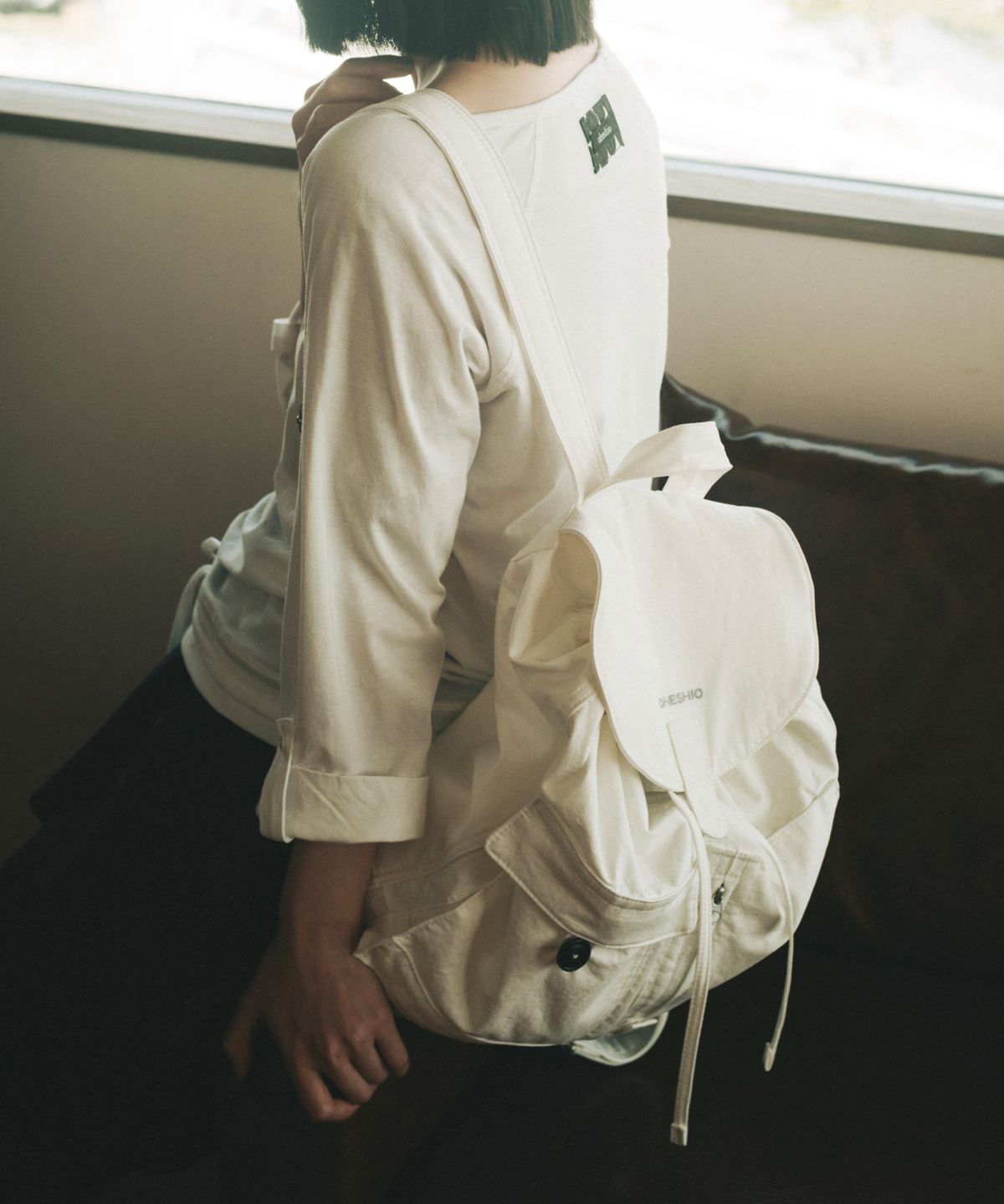 오헤시오(OHESHIO) DUAL POCKET BACKPACK, WHITE