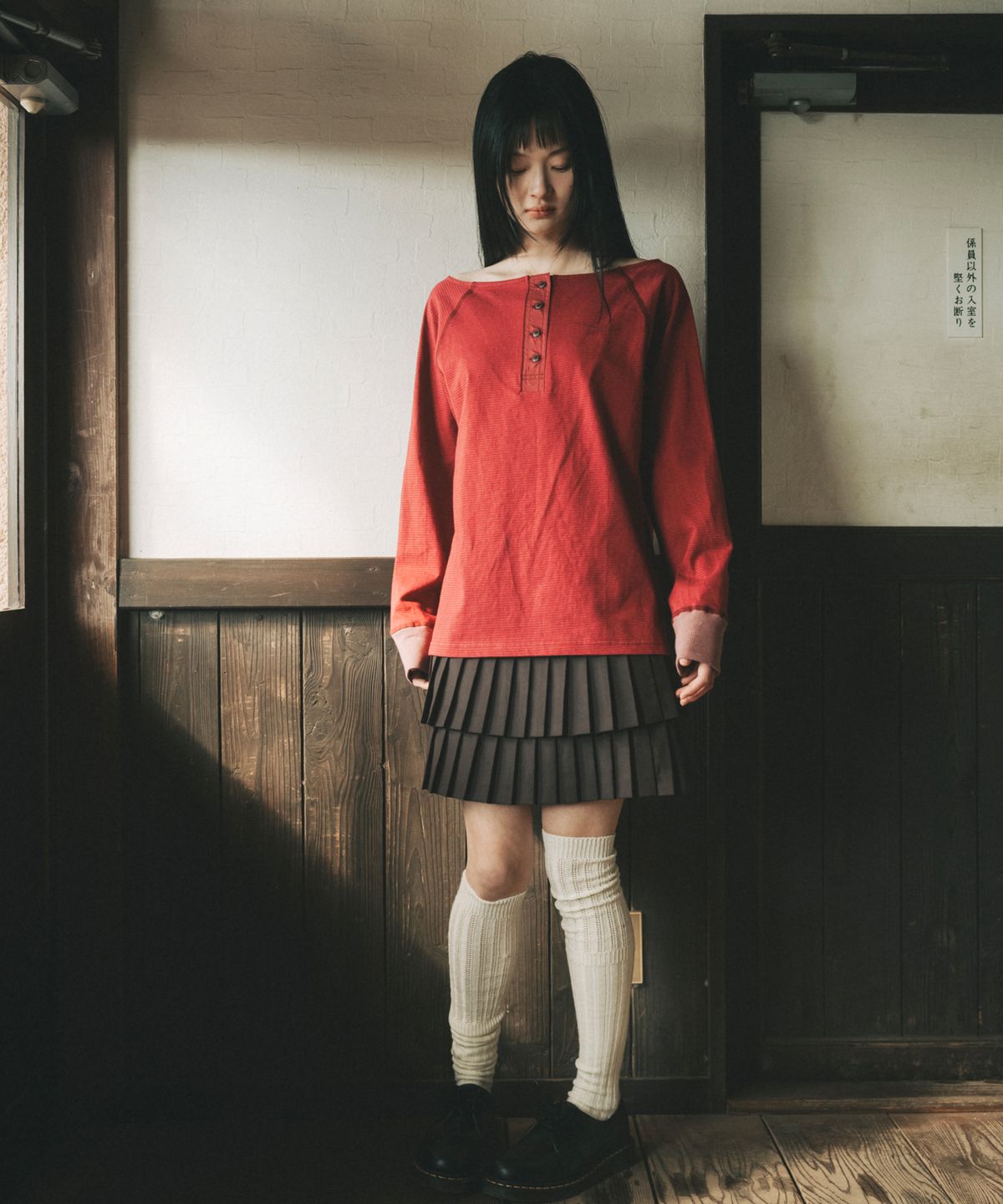 오헤시오(OHESHIO) SIDE BUTTON DOUBLE PLEATED MINI SKIRT, BROWN
