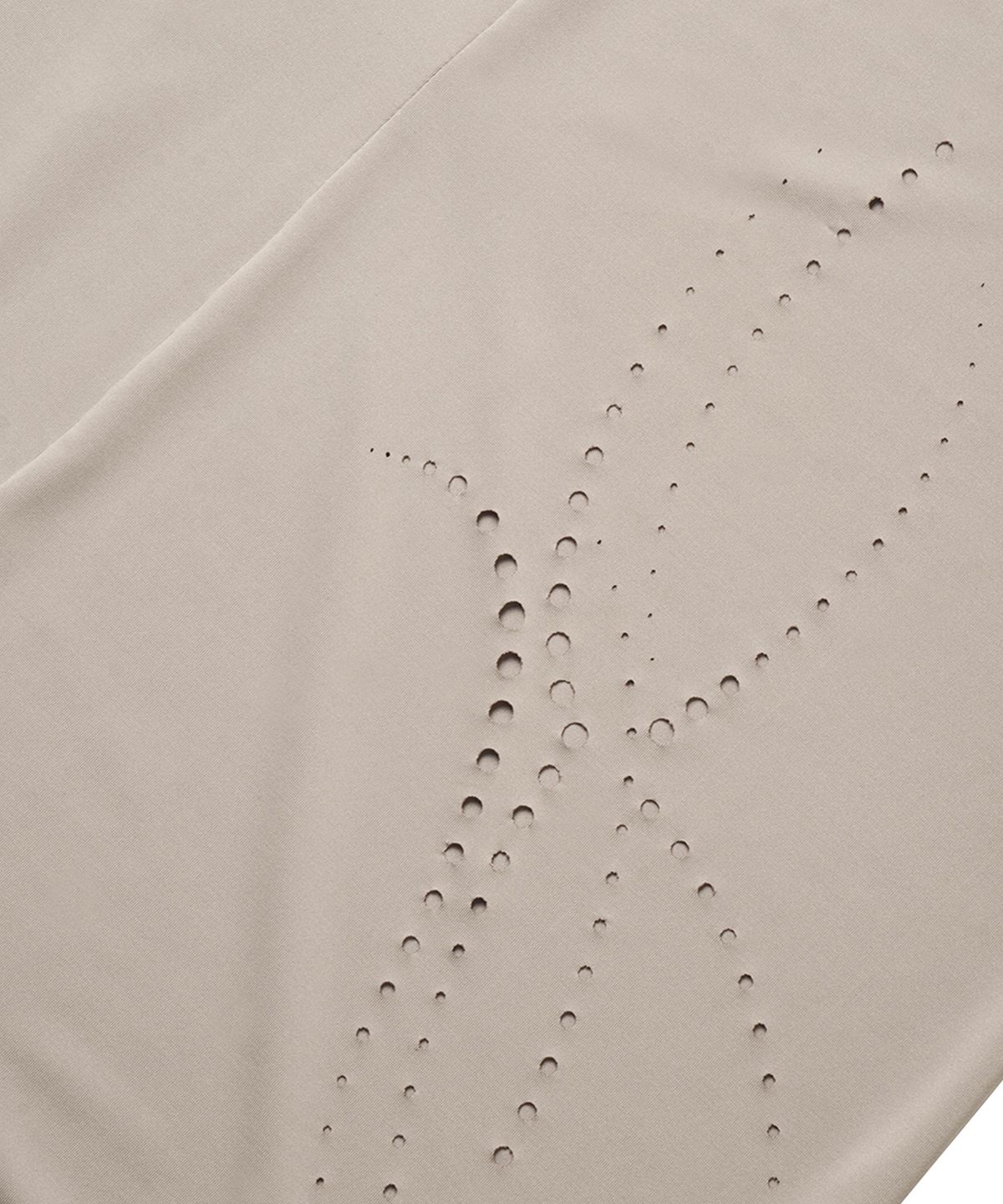 로움(ROWM) PERFORATION LIGHTWEIGHT SINGLET (BEIGE)