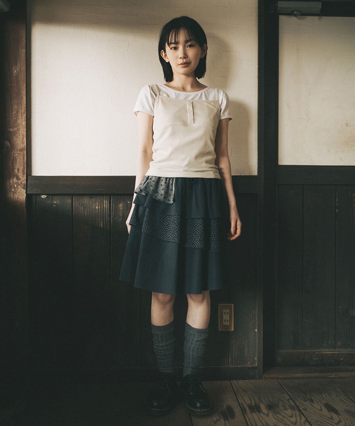 오헤시오(OHESHIO) STITCH BUTTON SLEEVELESS, CREAM