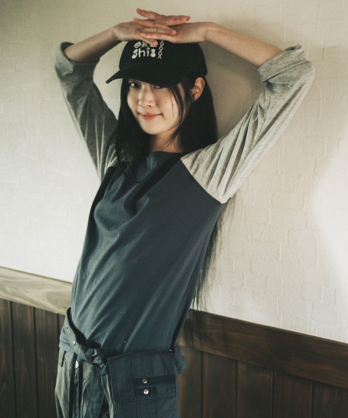 오헤시오(OHESHIO) ROLL-UP DOT LABEL TEE, NAVY