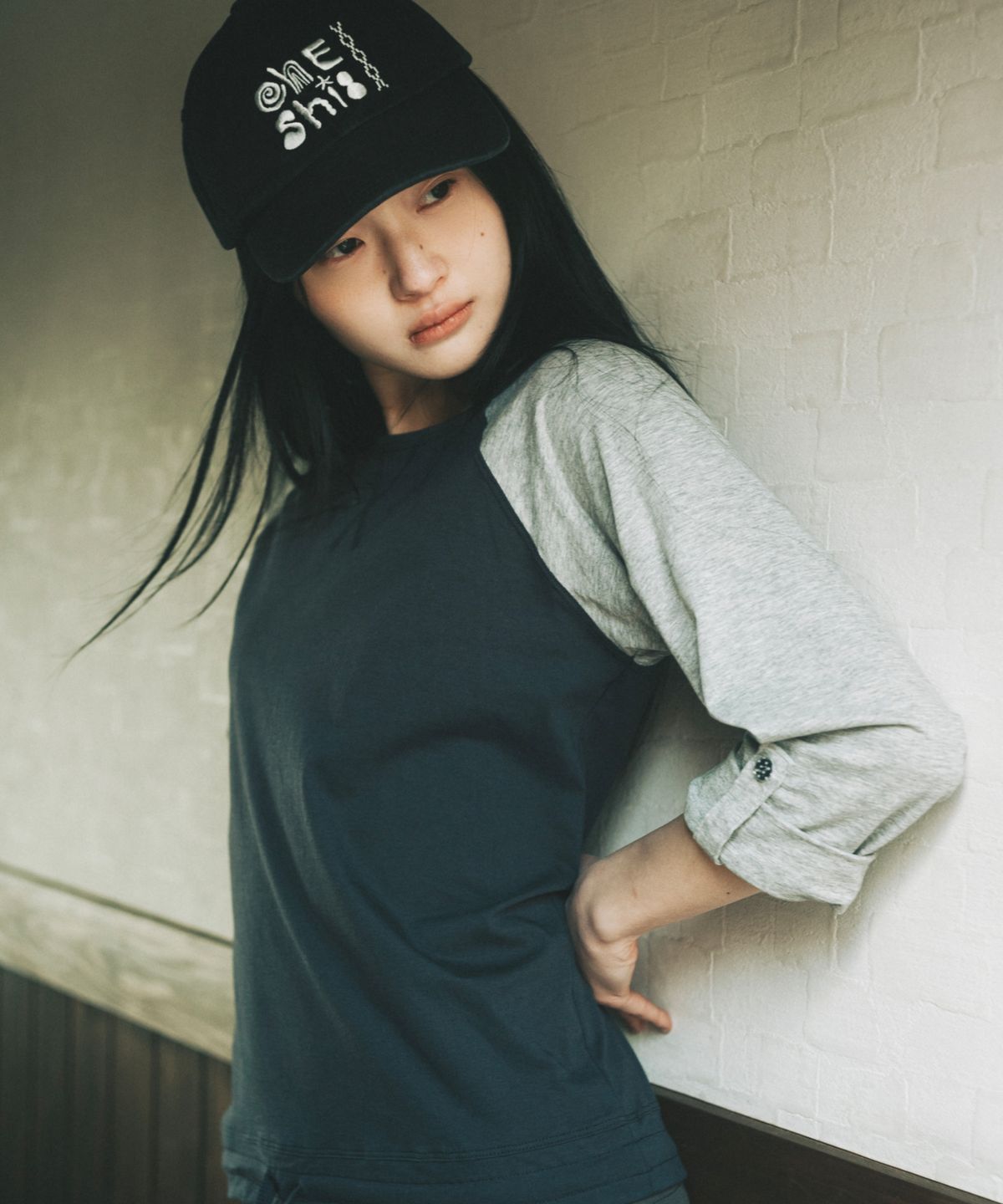 오헤시오(OHESHIO) ROLL-UP DOT LABEL TEE, NAVY