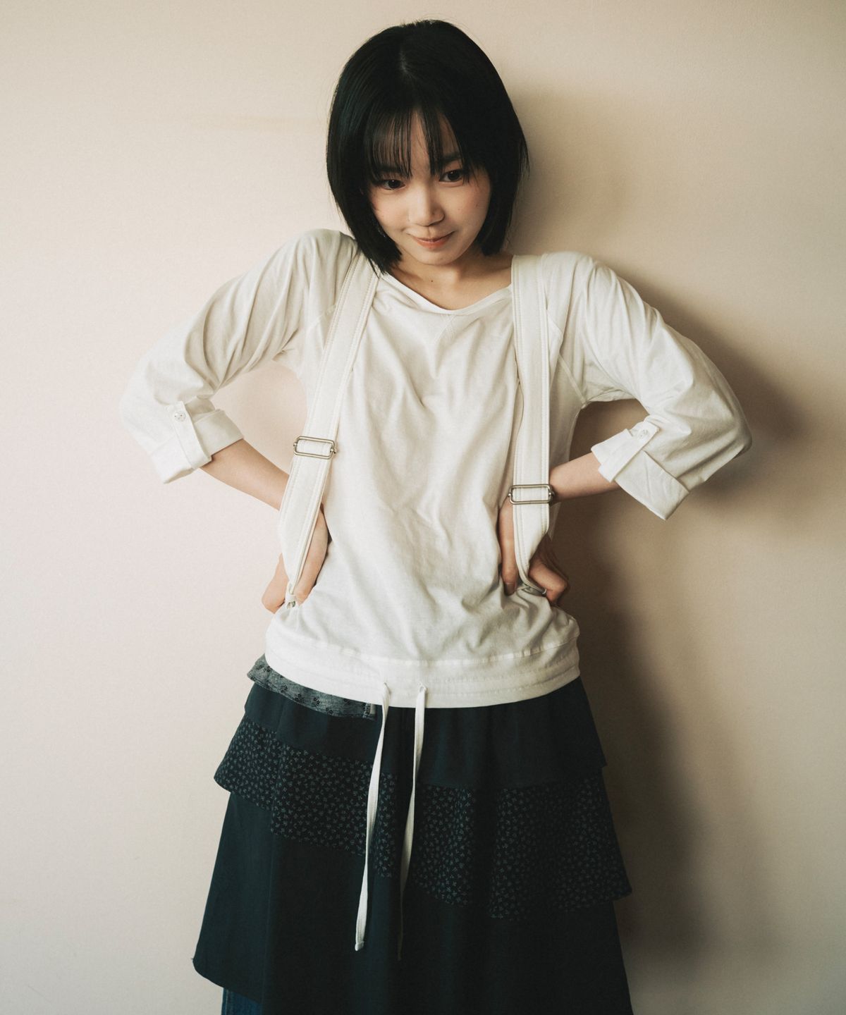 오헤시오(OHESHIO) ROLL-UP DOT LABEL TEE, IVORY
