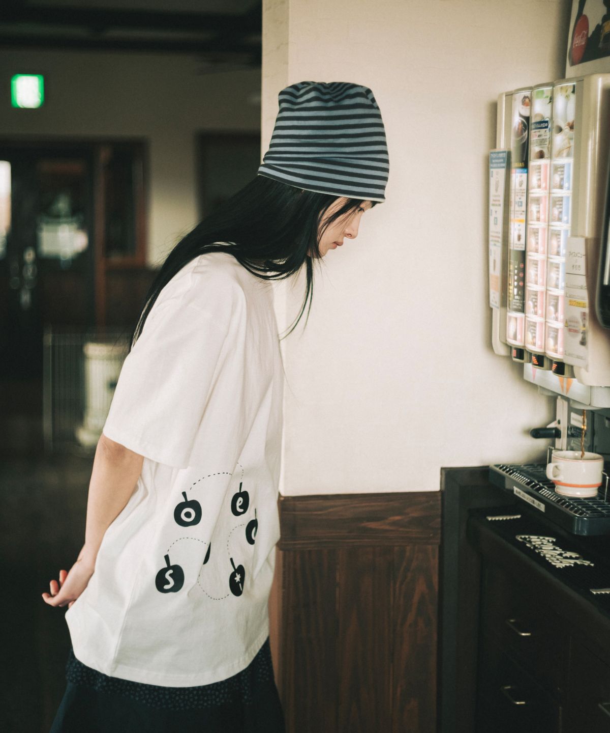 오헤시오(OHESHIO) MINI APPLE LOGO OVERFIT T-SHIRT, WHITE