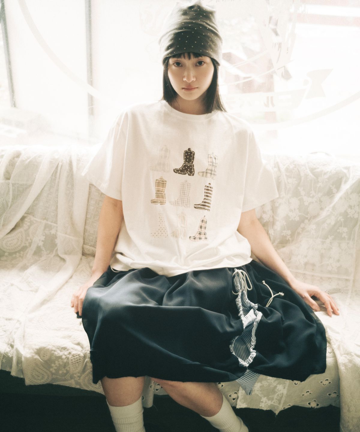 오헤시오(OHESHIO) PONY BOOTS OVERFIT T-SHIRT, WHITE