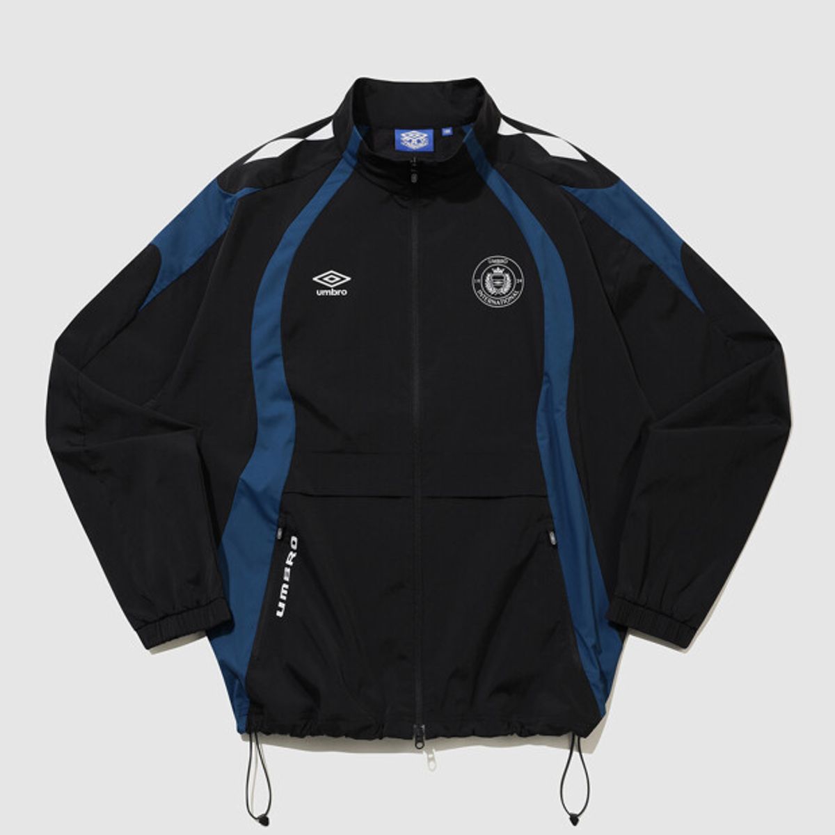 엄브로(UMBRO) PTR 우븐 워밍업 스탠넥 바람막이 자켓 블랙 UR121SJK39