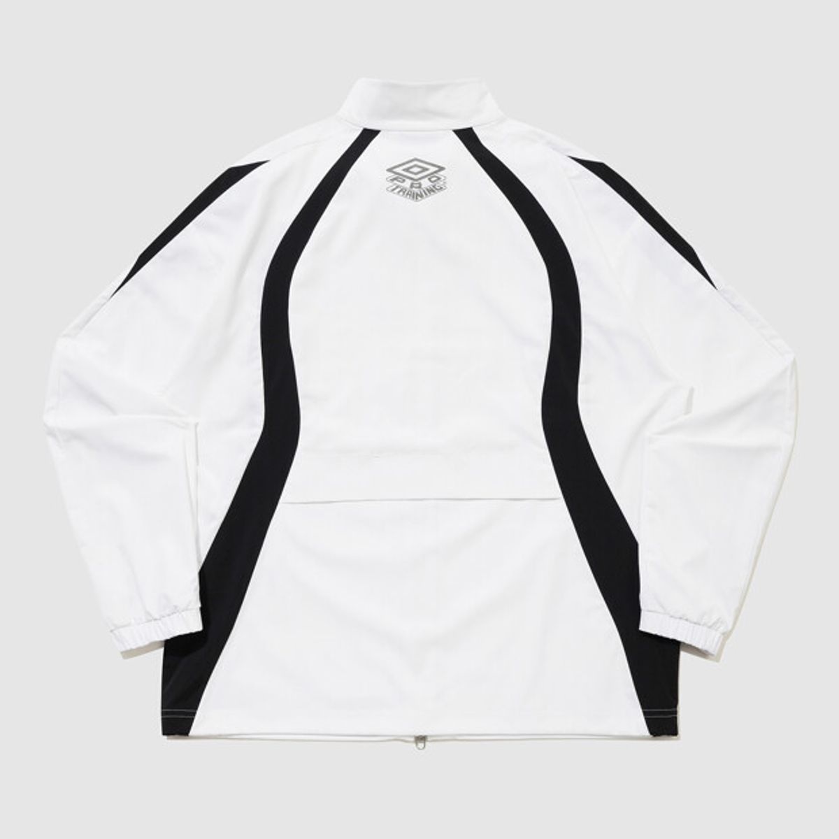 엄브로(UMBRO) PTR 우븐 워밍업 스탠넥 바람막이 자켓 화이트 UR121SJK39