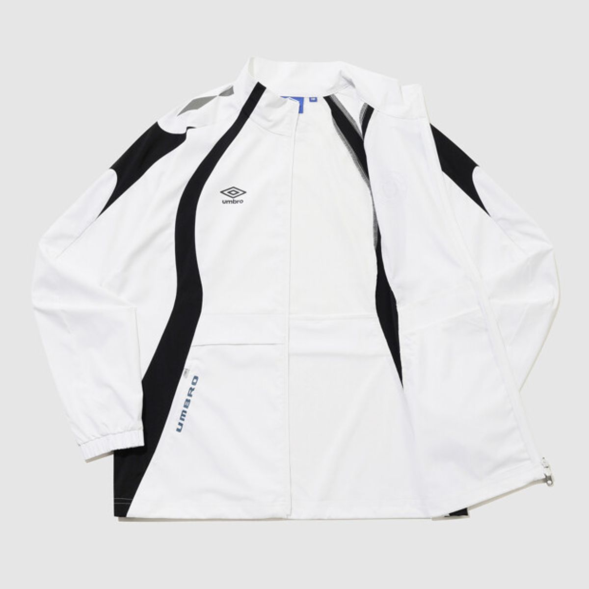 엄브로(UMBRO) PTR 우븐 워밍업 스탠넥 바람막이 자켓 화이트 UR121SJK39