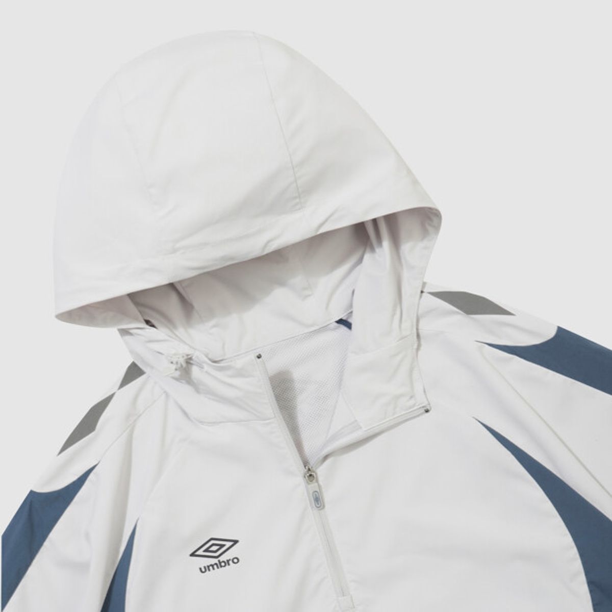엄브로(UMBRO) PTR 우븐 워밍업 후드 아노락 라이트 그레이 UR121SWT38