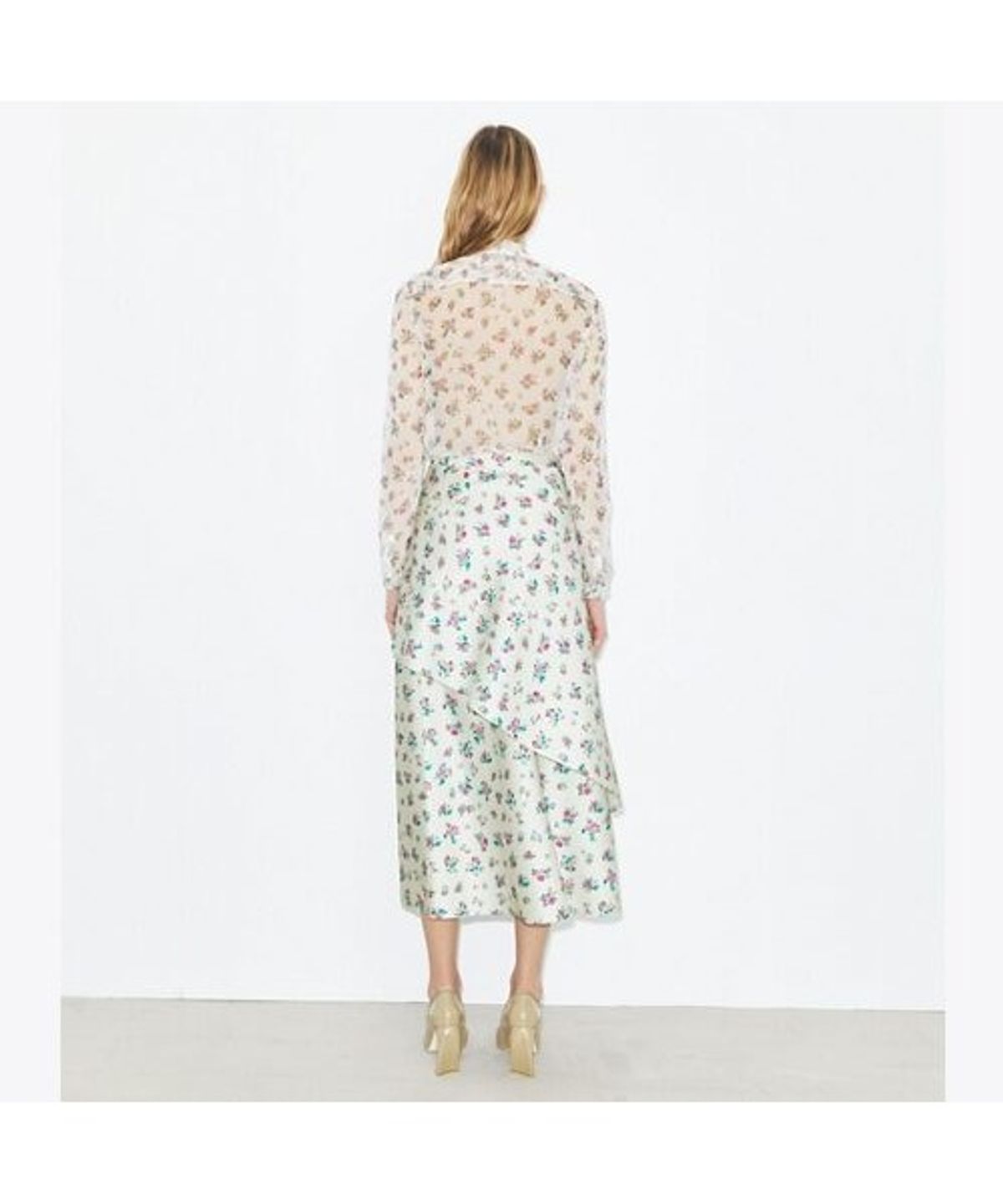 토리버치(TORYBURCH) 실크 보우 블라우스 - 멀티 딧시 플로럴