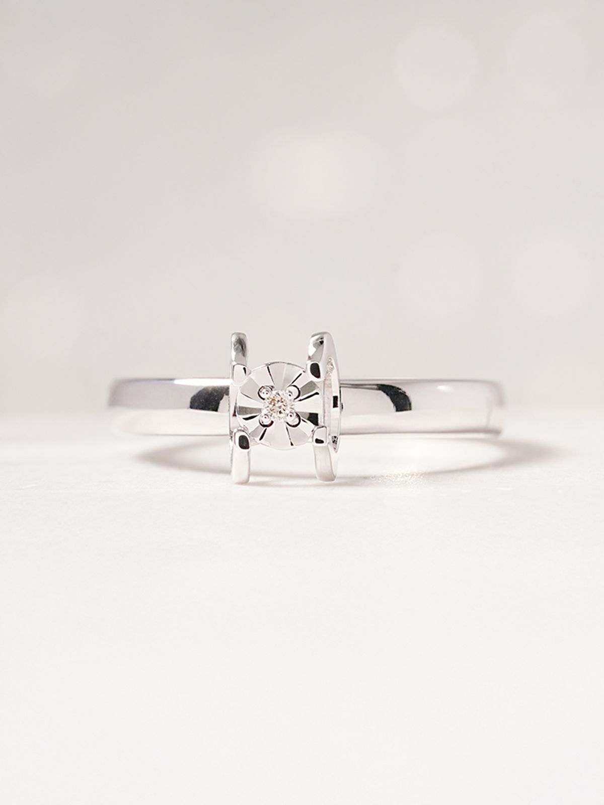 미니멀피어싱(MINIMALPIERCING) 14K 18K 플래티넘 프레임 다이아몬드 반지