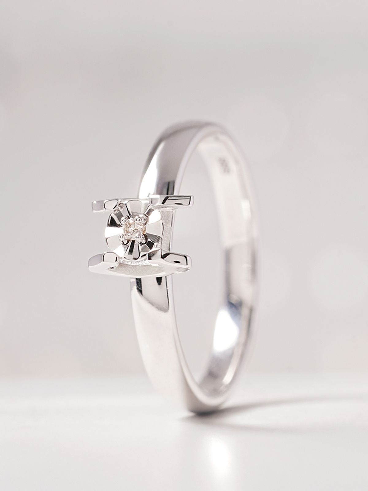 미니멀피어싱(MINIMALPIERCING) 14K 18K 플래티넘 프레임 다이아몬드 반지