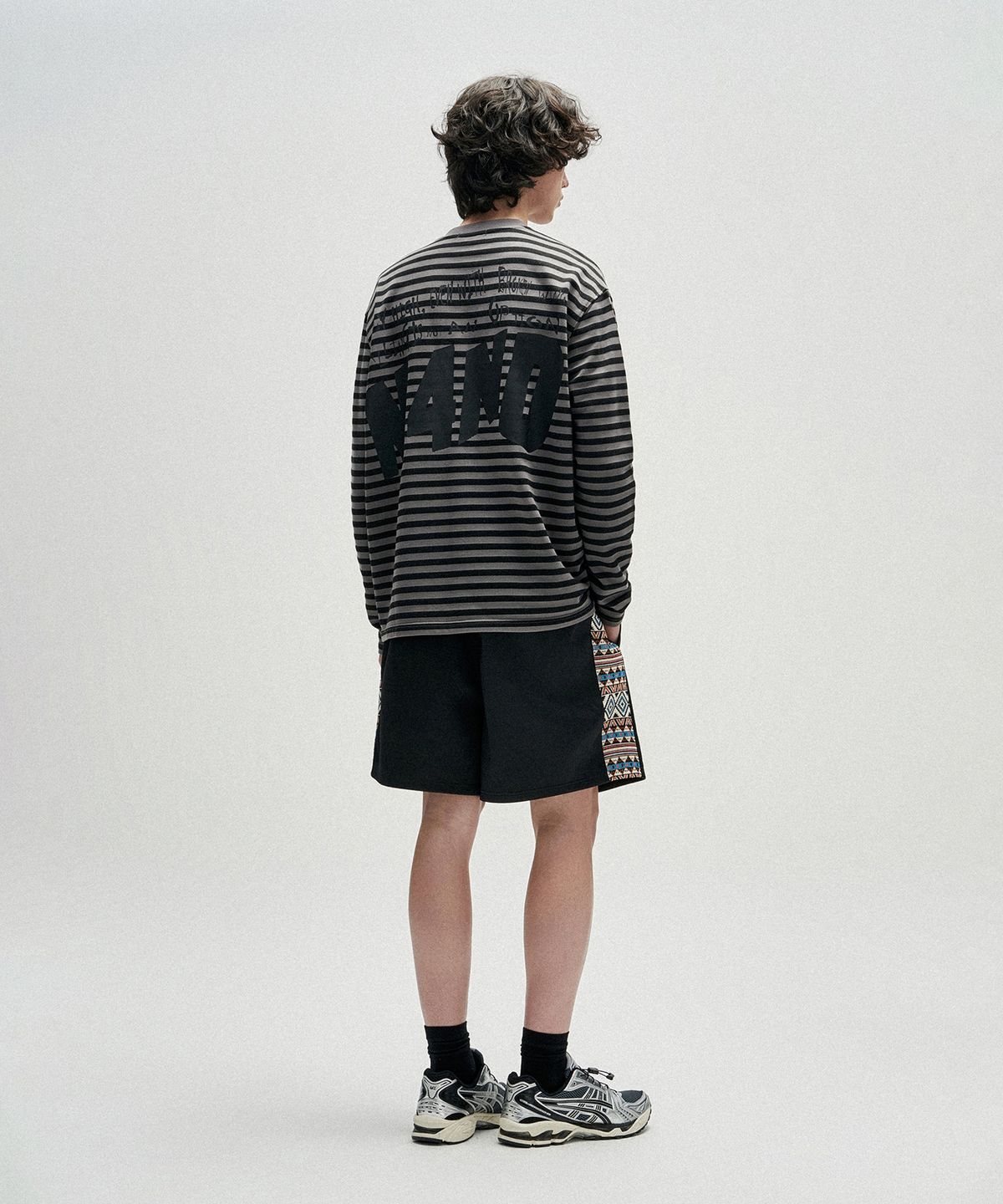 낫포너드(NOT4NERD) Broken Wings Henley Neck Long Sleeve - Black