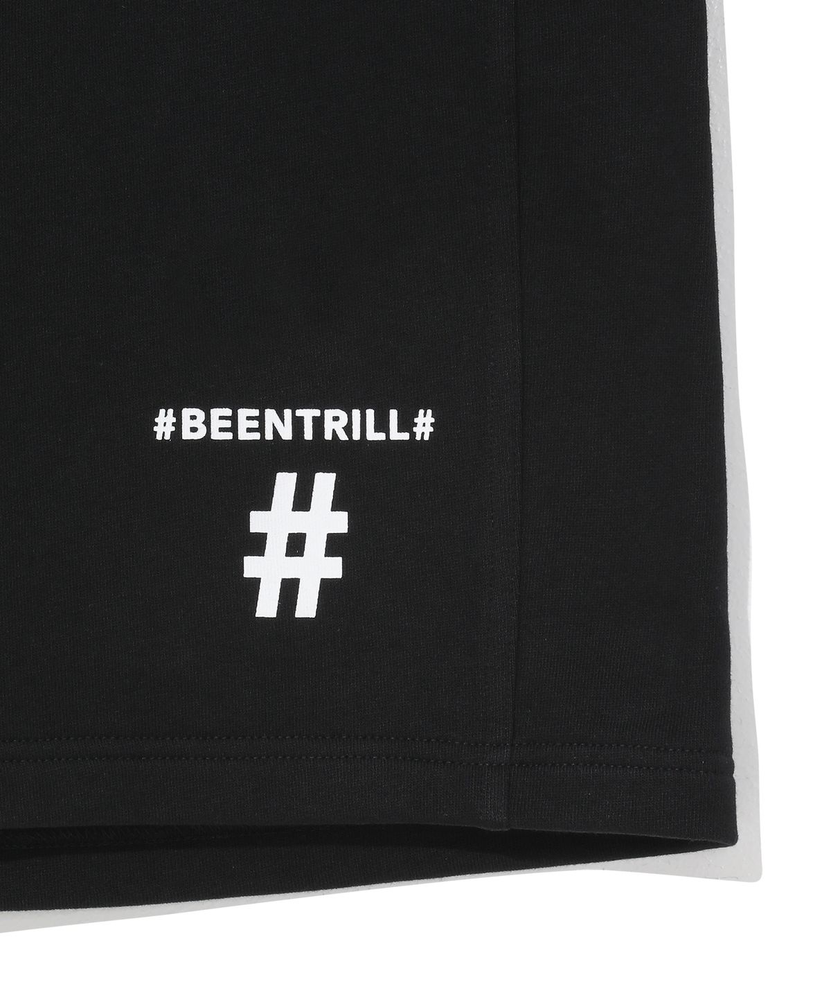 빈트릴(BEENTRILL) 스탠다드 해시태그 와이드 스웻 쇼츠(블랙)