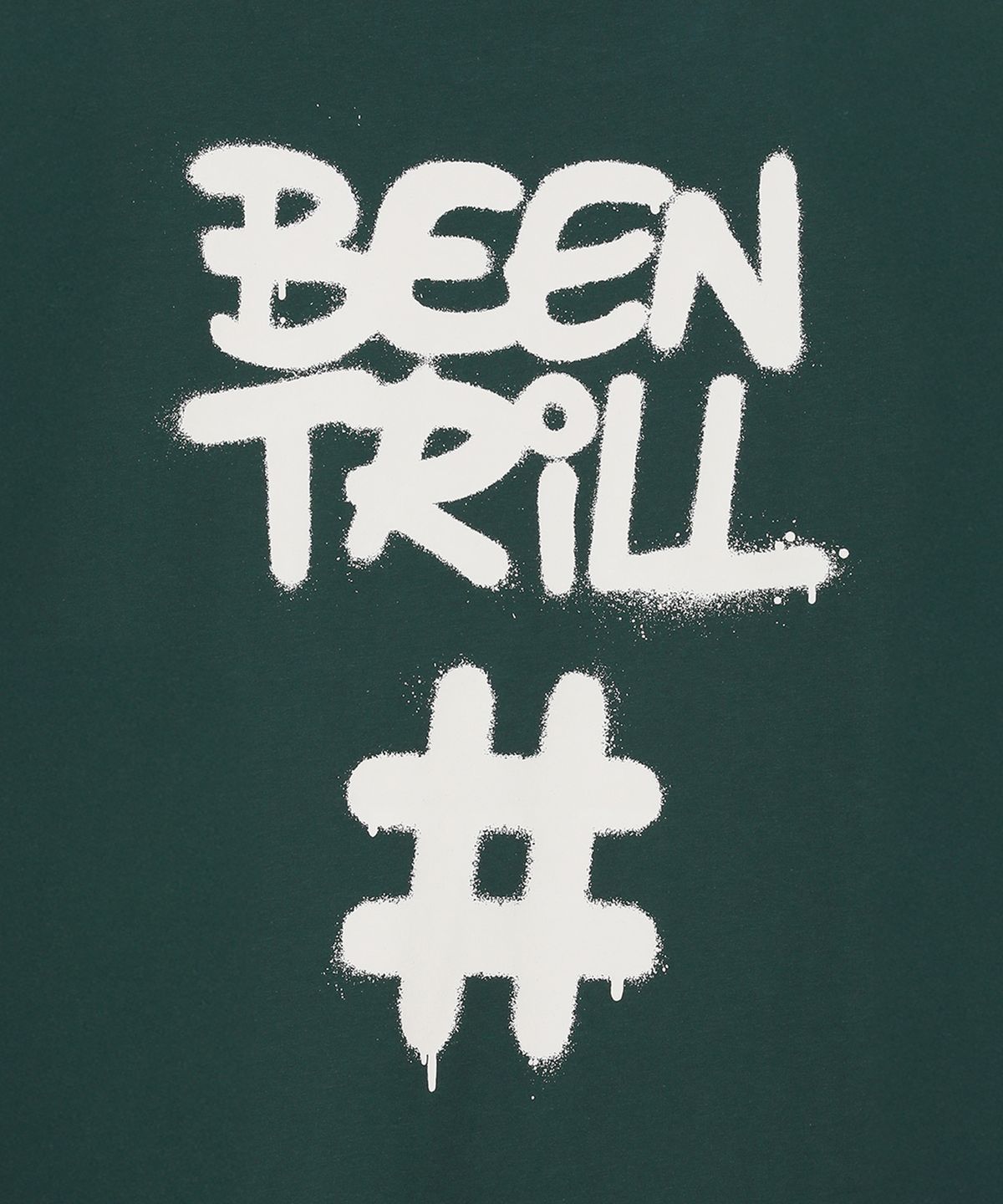 빈트릴(BEENTRILL) 스프레이 해시태그 오버핏 반팔티(다크 그린)
