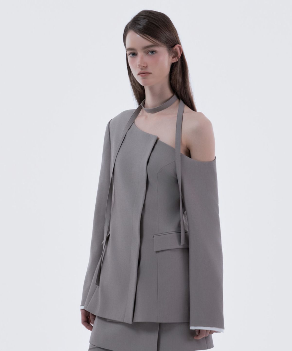 마우솔레움(MAU SOLEUM) Emma String Off Shoulder Contrast Sleeve Layered Jacket - Ash Beige