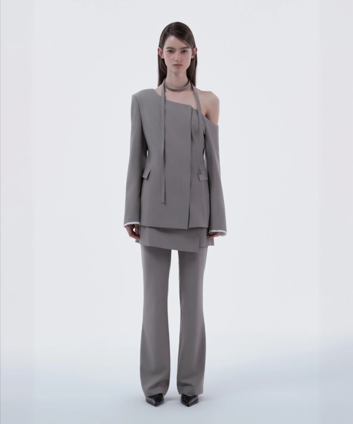 마우솔레움(MAU SOLEUM) Emma String Off Shoulder Contrast Sleeve Layered Jacket - Ash Beige