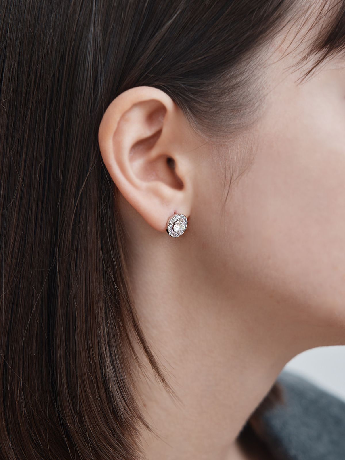 가이거주얼리(GEIGERJEWELRY) 18K GF 모이사나이트 클래식 귀걸이 GI8KPEE081