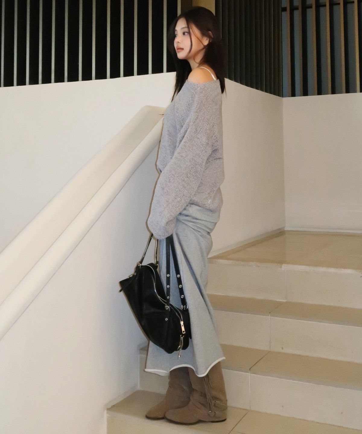 미쏘(MIXXO) 스웻 절개 스커트_MIWWHG346C