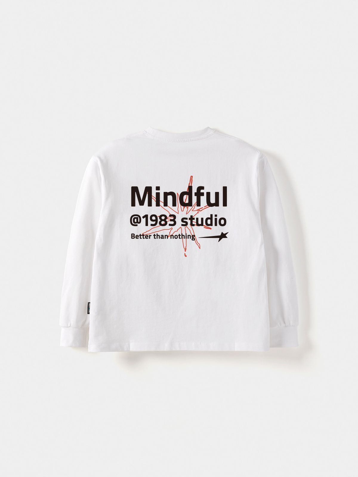 인디비주엘(INDIVIDUEL) 마인드풀 아트웍 긴팔 티셔츠 - 2 COLOR