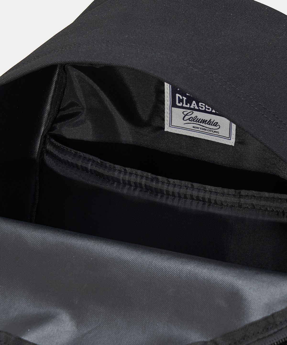 컬럼비아 유니버시티(COLUMBIA UNIVERSITY) TAIL LOGO 13L DAILY BACKPACK_BLACK