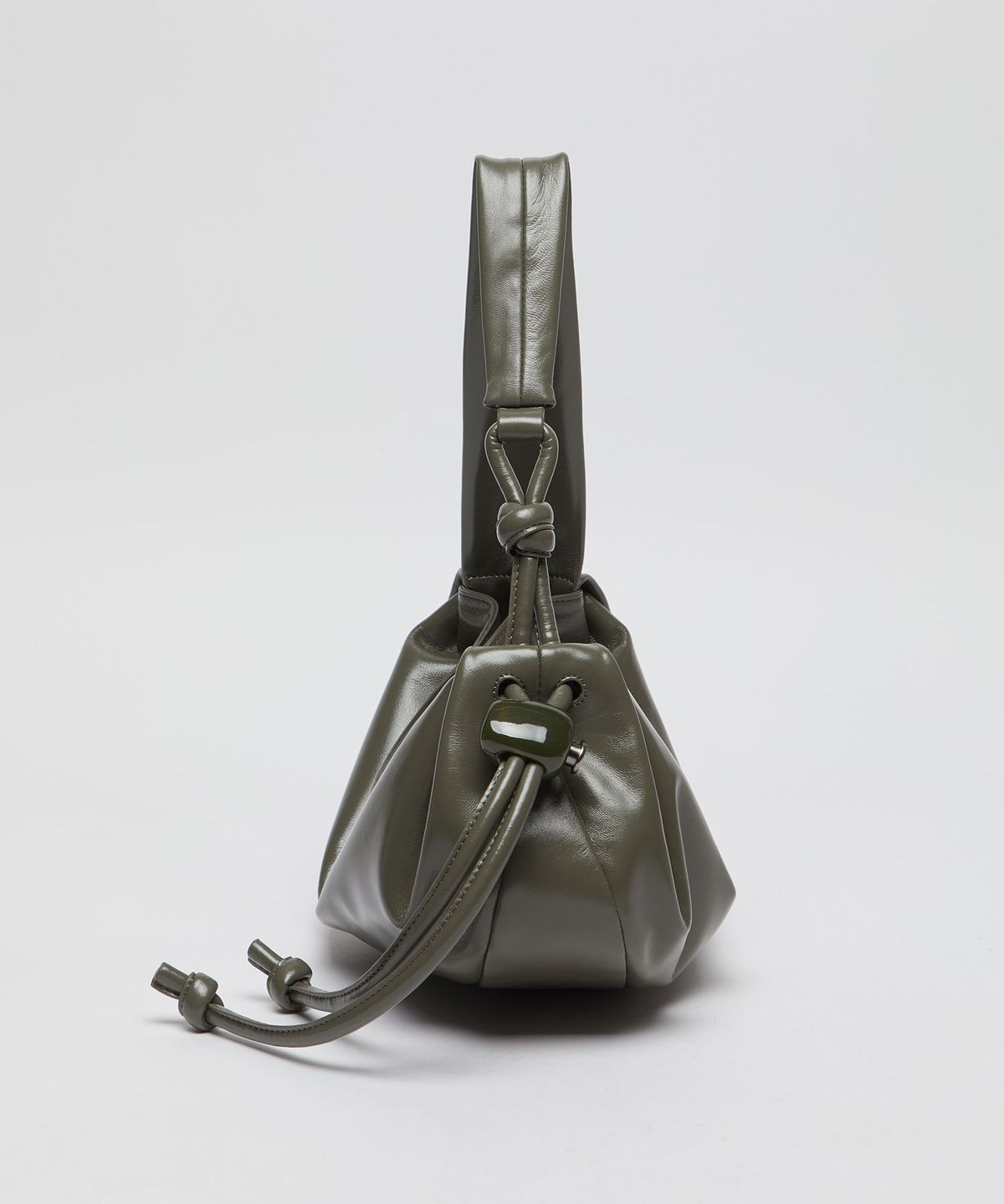 아카이브앱크(ARCHIVEPKE) Small fling carry bag(Glossy ivy grey)_OVBAX26051GGR