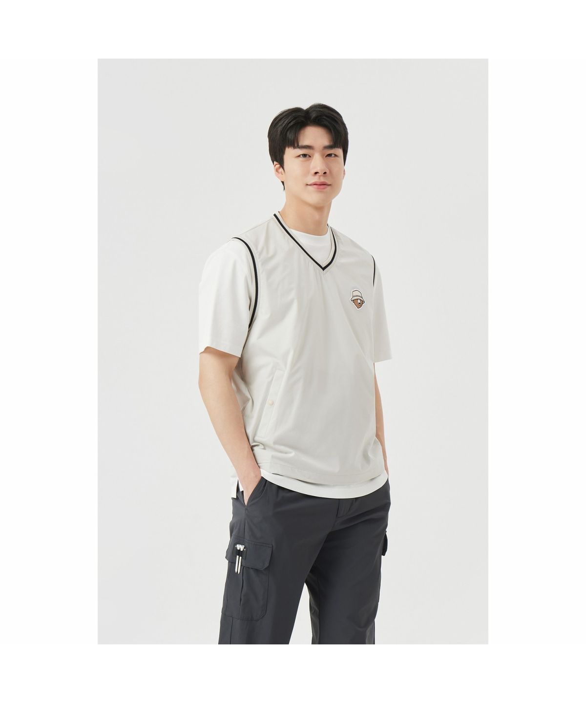 골든베어(GOLDEN BEAR) (M) Woven V-Neck Vest G4VAM26201BEX
