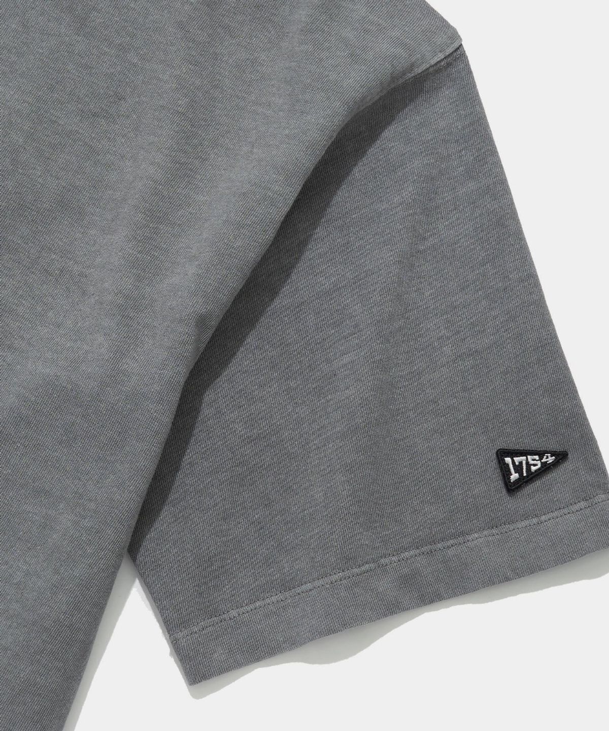 컬럼비아 유니버시티(COLUMBIA UNIVERSITY) CU BURN SALT WASHED WOMEN OVER-FIT S/S T-SHIRTS_GRAY