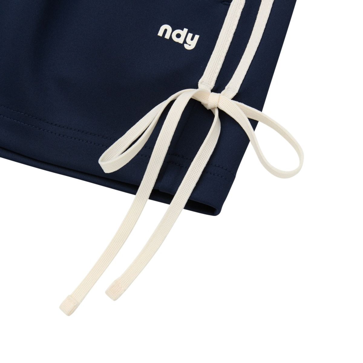 엔디와이(NDY) 리본 트랙 쇼츠 네이비
