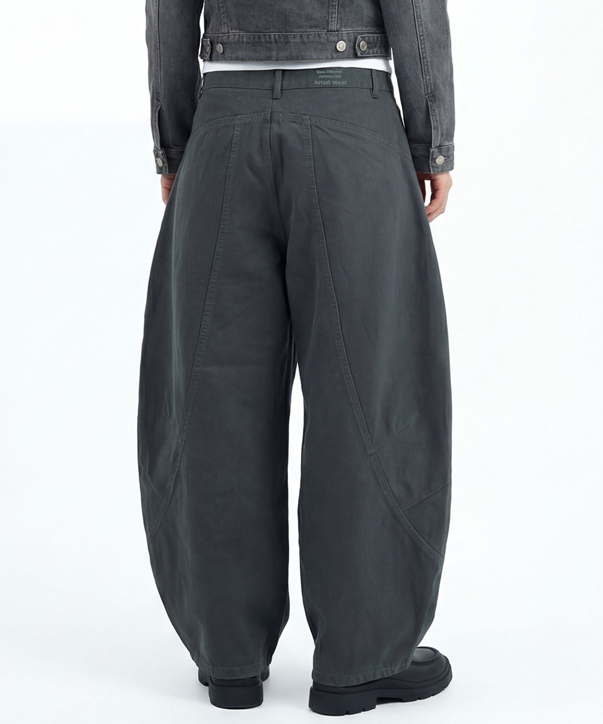 아티스트웨어(ARTISTWEAR) [ATW] 볼륨 와이드핏 코튼 커브드팬츠 - 2COLOR