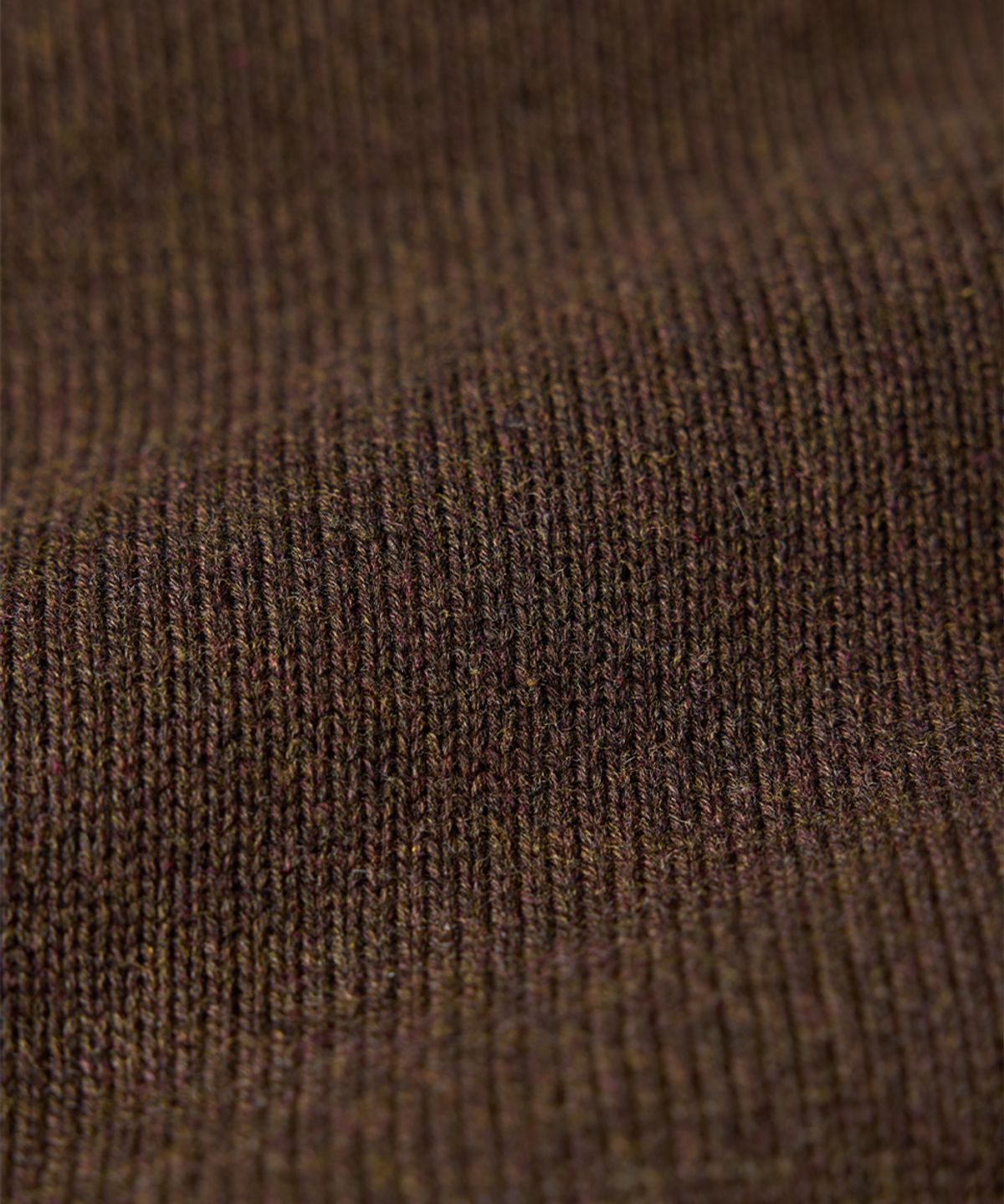 건지 울른스(Guernsey Woollens) 코튼 나그랑 포켓 스웨터 - 다크 브라운