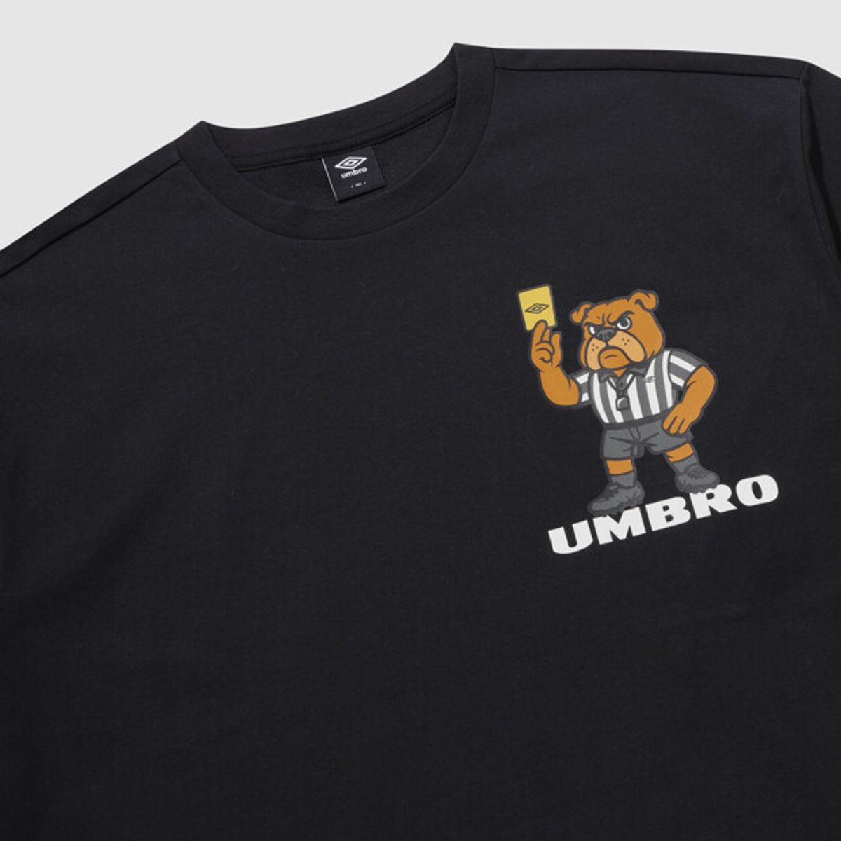 엄브로(UMBRO) 더비독 레프리 반팔 티셔츠 블랙 UR123CRS36