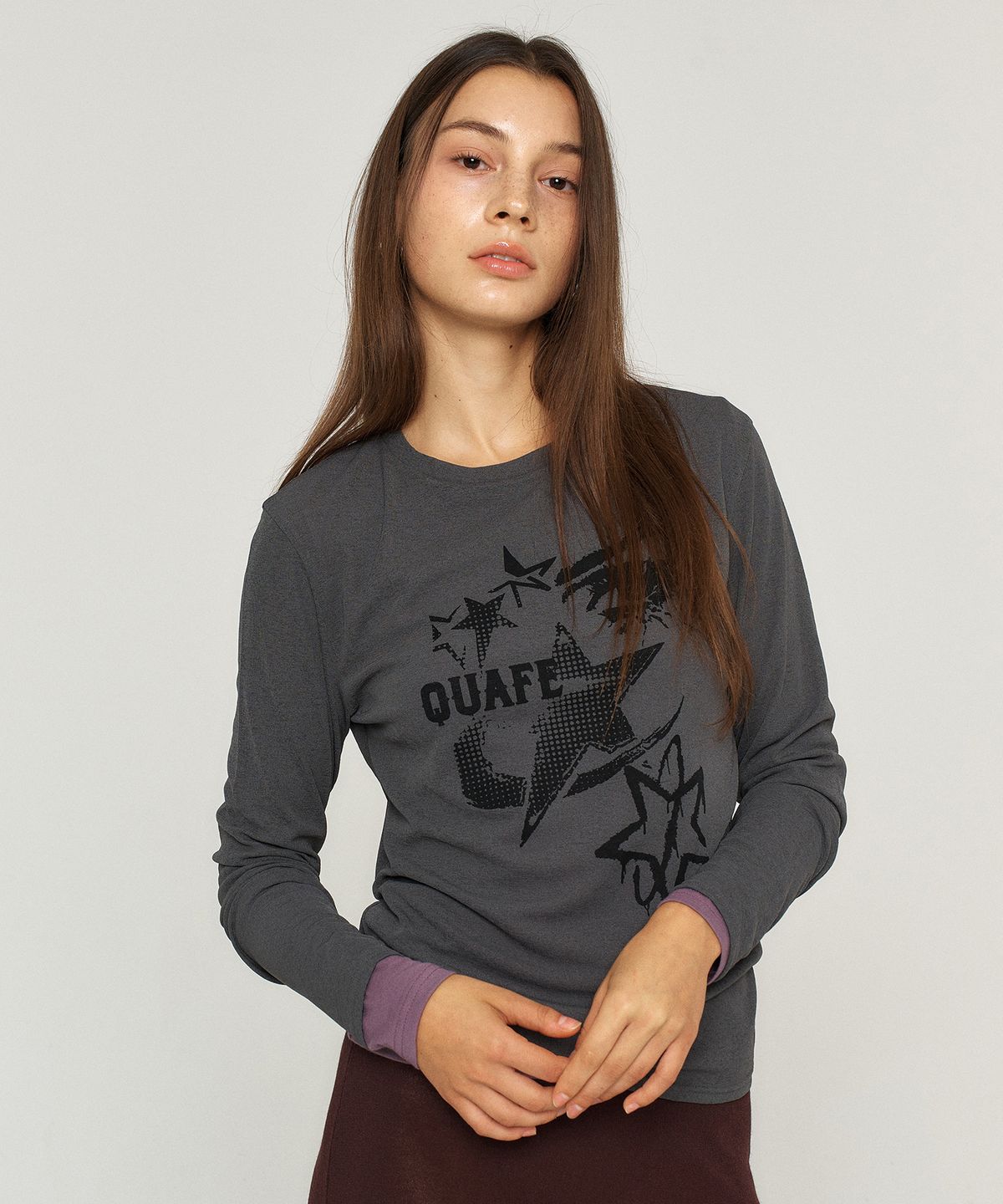 꾸아페(QUAFE) STAR SYMBOL LAYERED T-SHIRT