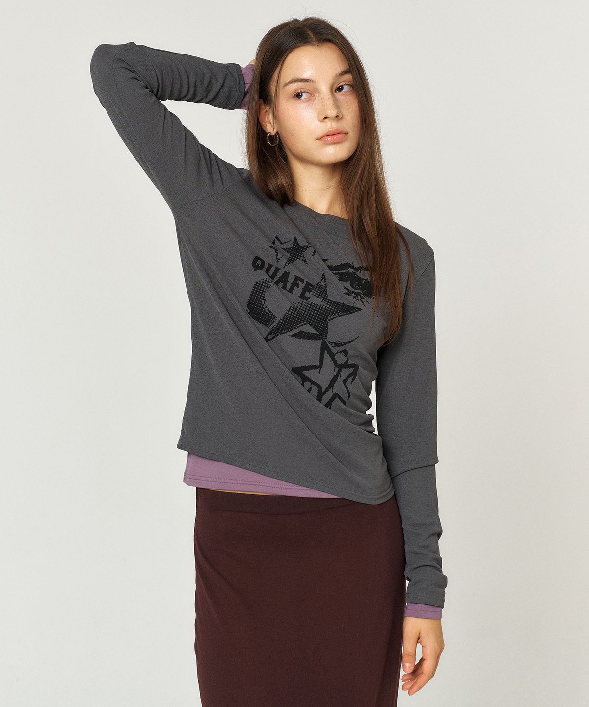 꾸아페(QUAFE) STAR SYMBOL LAYERED T-SHIRT