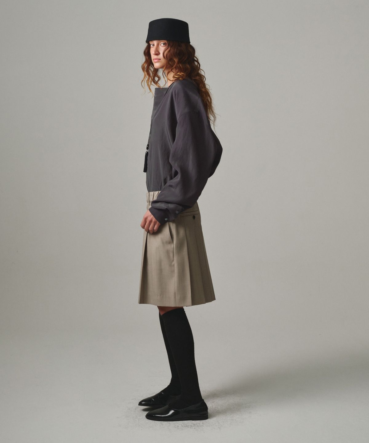 문선 아카이브(MOONSUN ARCHIVE) UNISEX, Back Pleated Skort / BEIGE