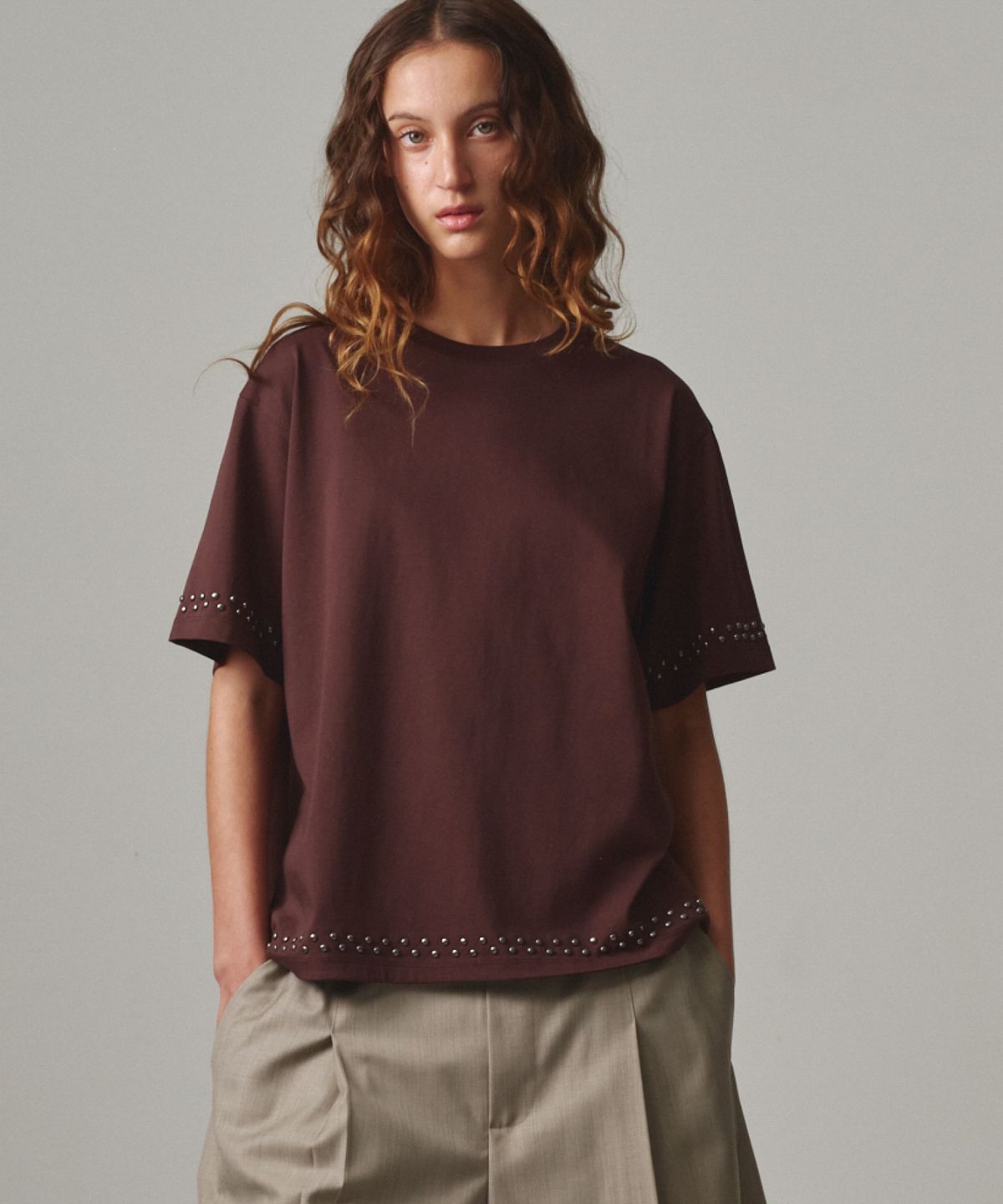 문선 아카이브(MOONSUN ARCHIVE) UNISEX, Stud Line Half T-Shirt / BROWN