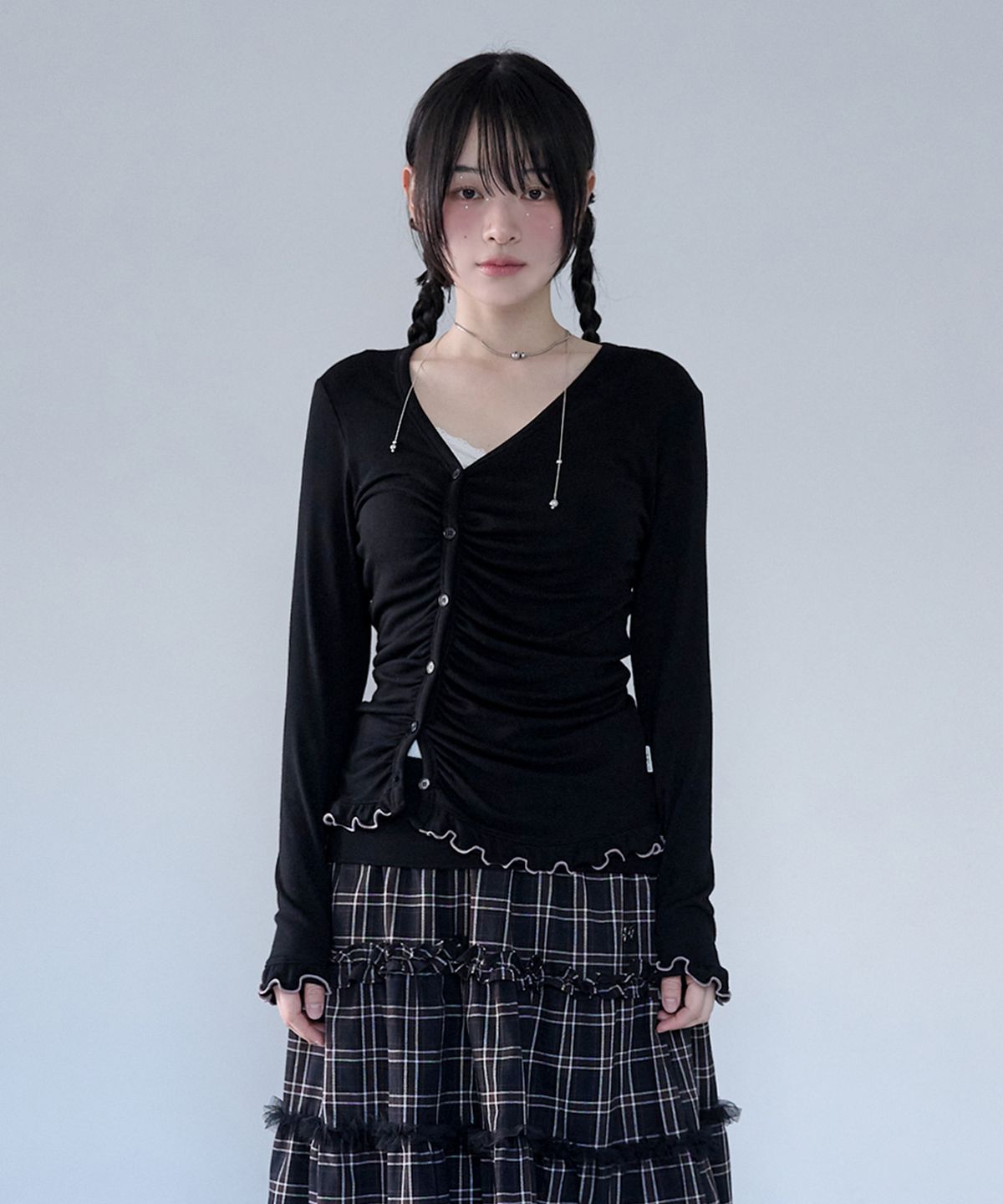 미레코(MIRECO) ASYMMETRIC SHIRRING LACE CARDIGAN BLACK