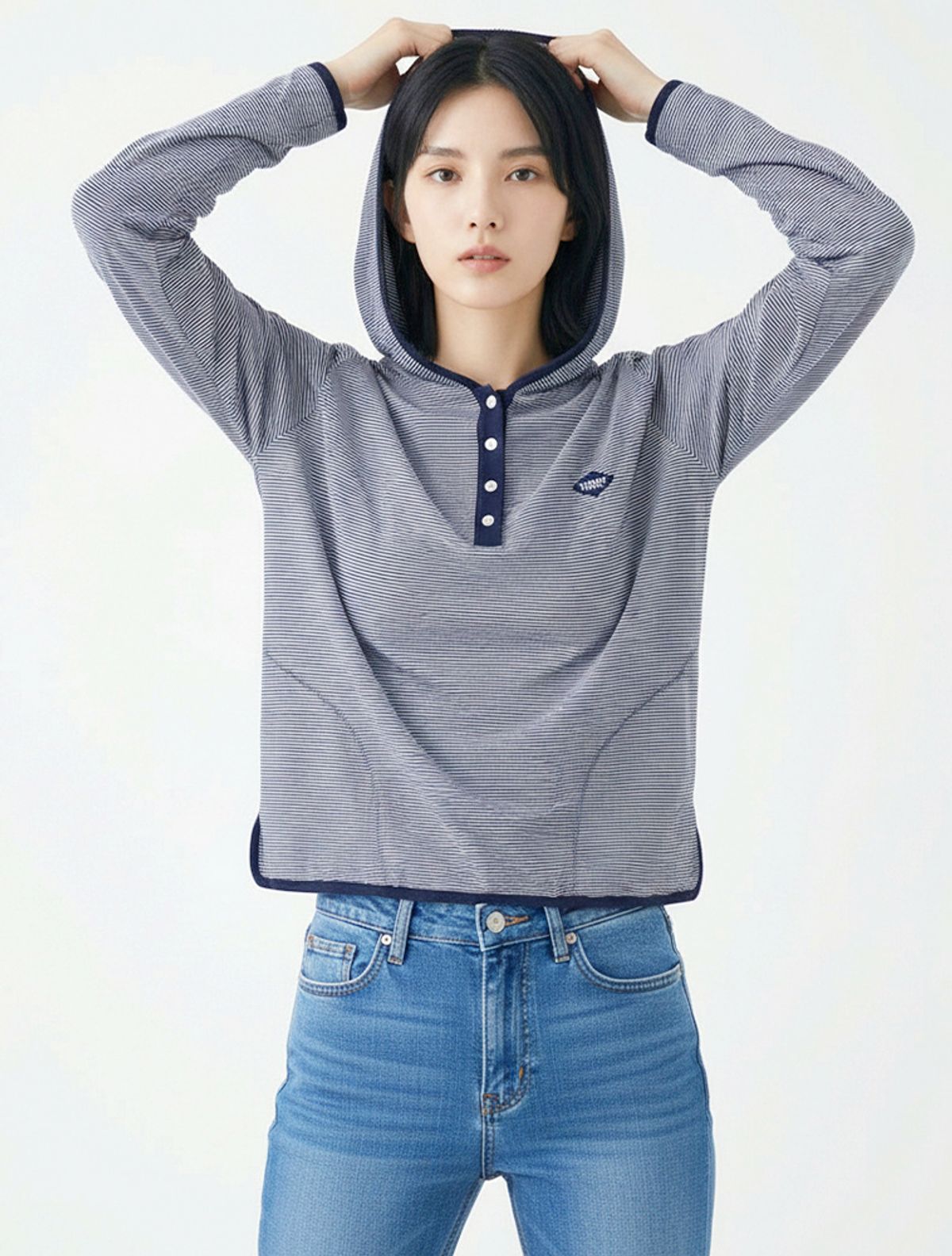 라 메종 스튜디오(LA MAISON STUDIO) MARK STRIPE HENLEY NECK LONG SLEEVE HOODIE NAVY(FCG1TS687M)