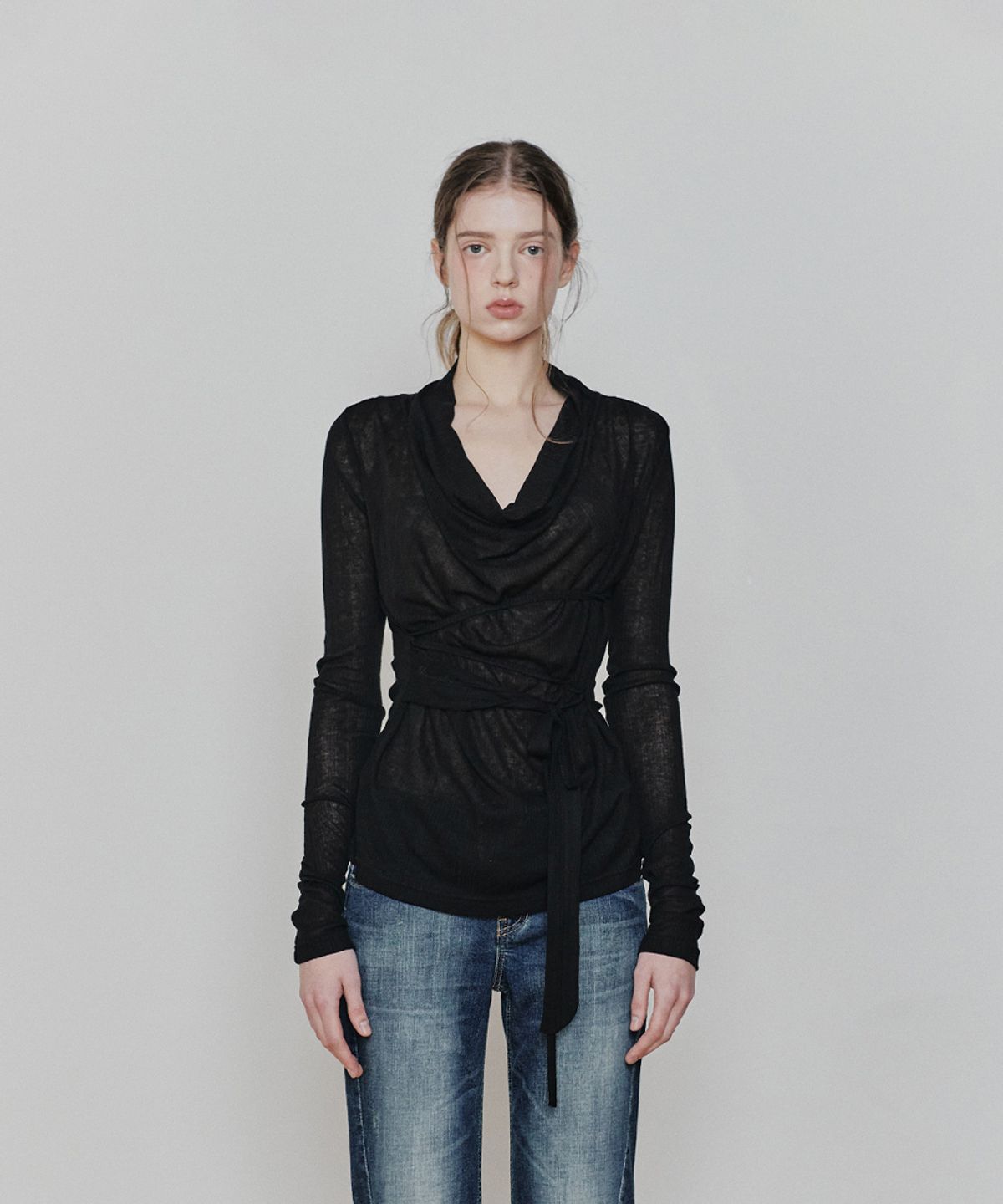 페인오어플레져(PAINORPLEASURE) LILY COWL RIBBON TOP black