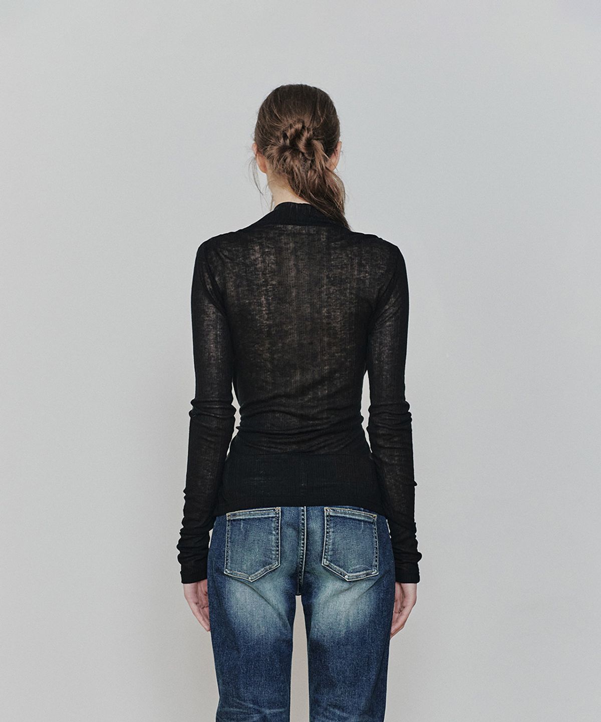 페인오어플레져(PAINORPLEASURE) LILY COWL RIBBON TOP black