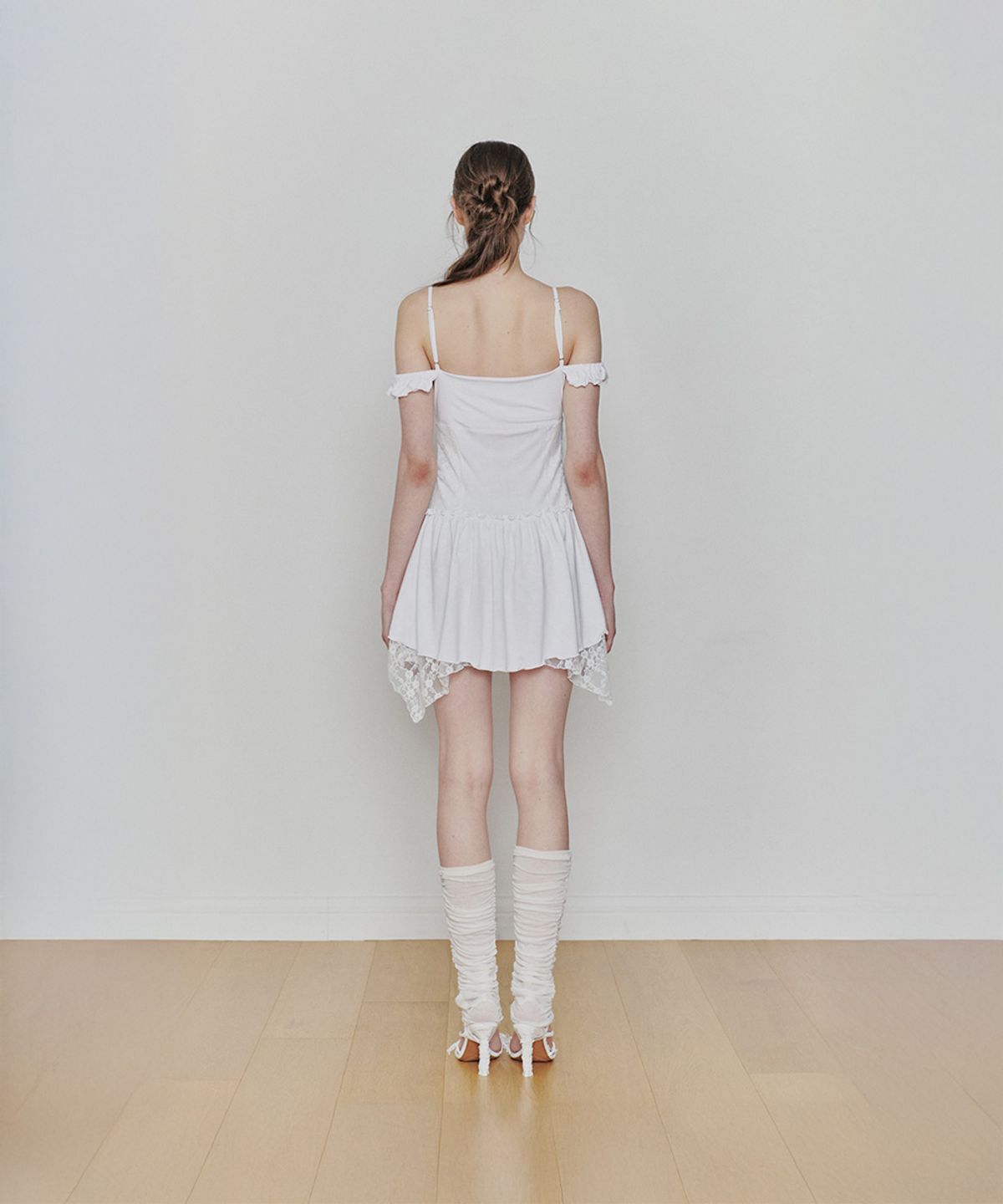 페인오어플레져(PAINORPLEASURE) PETAL RUFFLE DRESS white